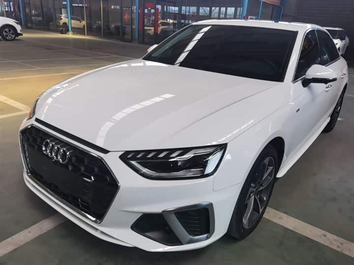 Фото 1 - Audi A4L