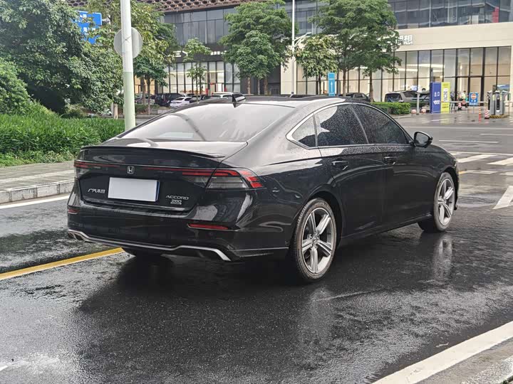 Фото 4 - Honda Accord