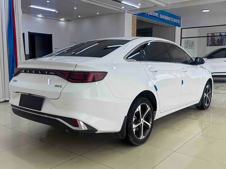 Geely Emgrand L 2022 2022款 1.4T CVT旗舰型
