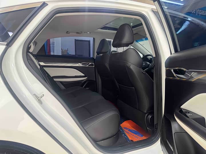 Geely Emgrand L 2022 2022款 1.4T CVT旗舰型