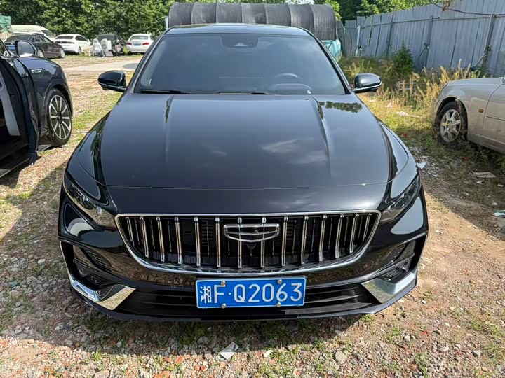 Фото 2 - Geely Preface