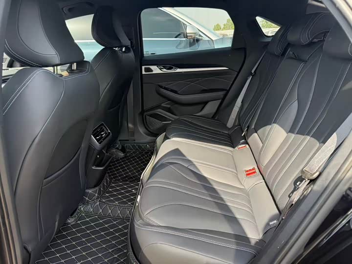 Фото 5 - Geely Preface