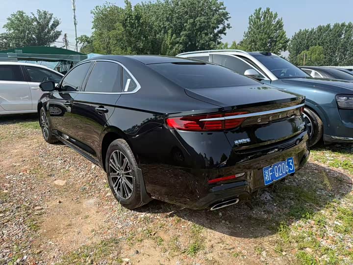 Фото 8 - Geely Preface