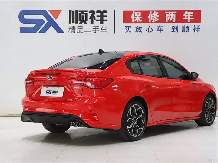 Ford Focus 2021 2021款 三厢 EcoBoost 180 自动ST Line