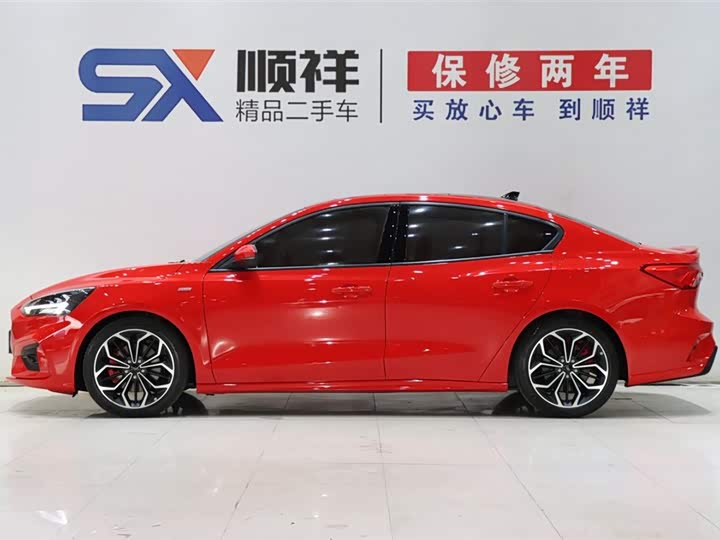 Ford Focus 2021 2021款 三厢 EcoBoost 180 自动ST Line