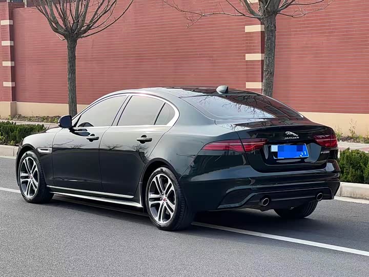 Jaguar XE L 2024 2024款 2.0T 250PS R-DYNAMIC S进取运动版