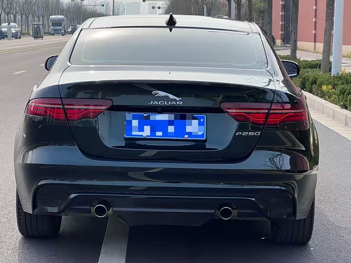Jaguar XE L 2024 2024款 2.0T 250PS R-DYNAMIC S进取运动版