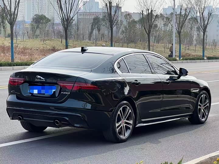 Jaguar XE L 2024 2024款 2.0T 250PS R-DYNAMIC S进取运动版