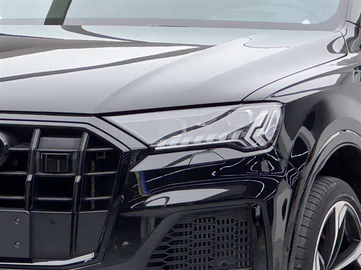 2024 Audi SQ7