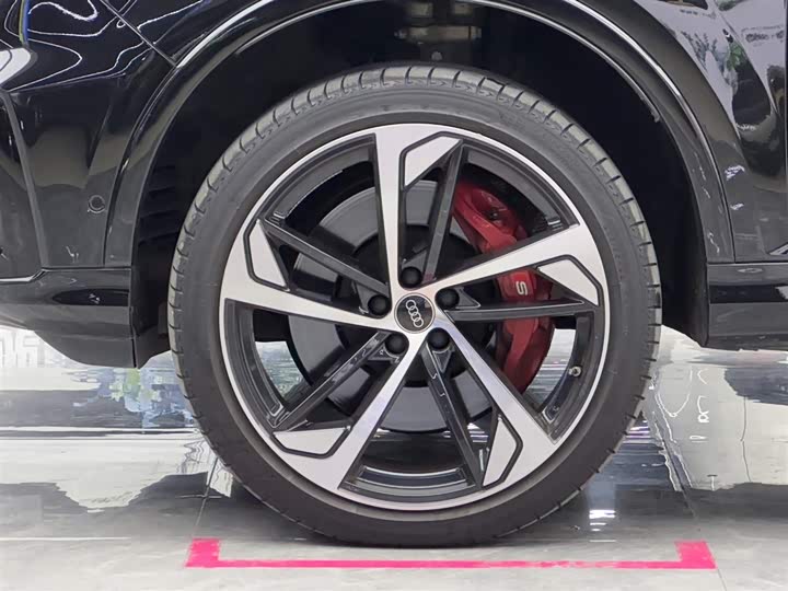 2024 Audi SQ7