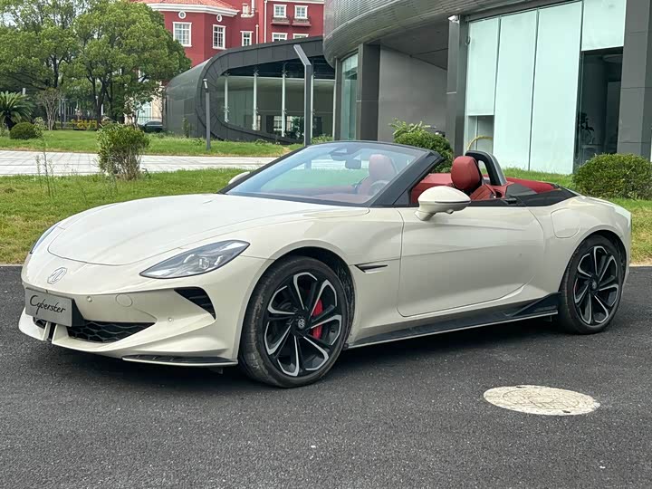 MG Motor Cyberster 2024 2024款 520km 传奇四驱红篷版