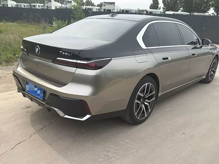 Фото 4 - BMW 7 Series