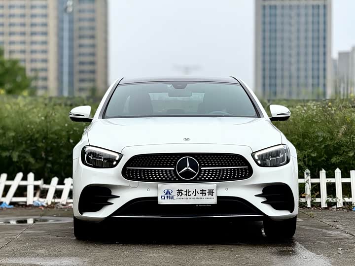 Фото 1 - Mercedes-Benz E-Class