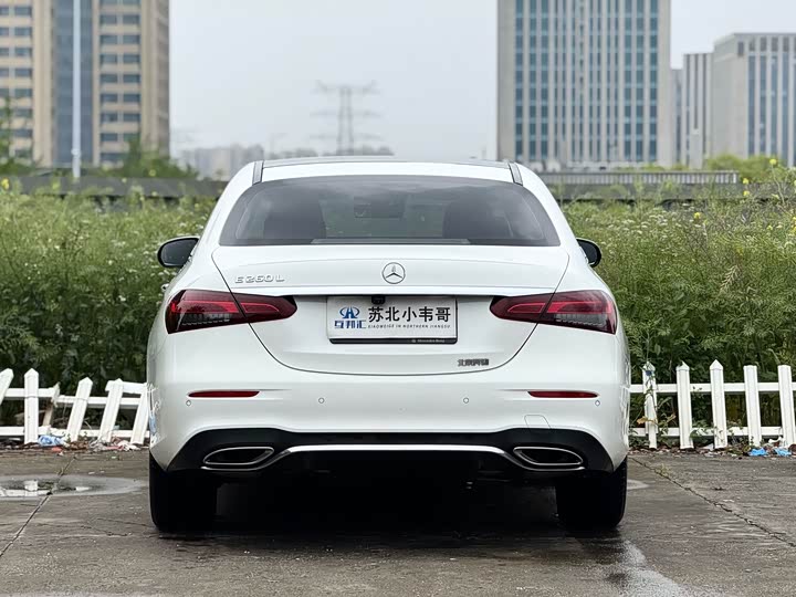Фото 4 - Mercedes-Benz E-Class