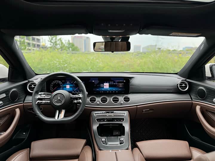 Фото 8 - Mercedes-Benz E-Class