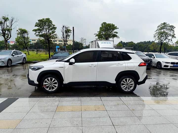 Фото 3 - Toyota Corolla Cross