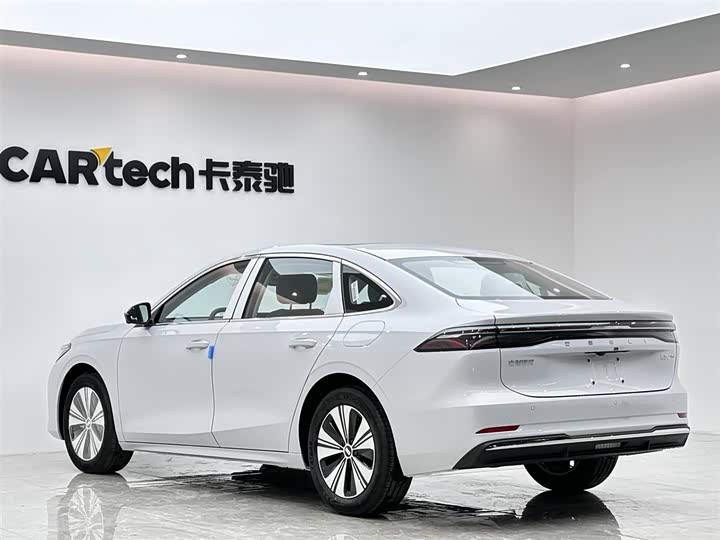 Geely Galaxy A7 2025 2025款 EM-i 150km 尊享版