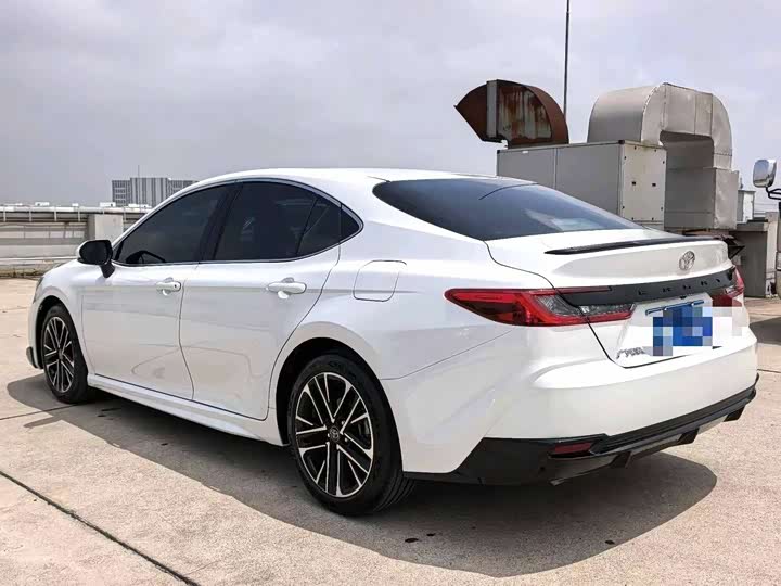 Фото 3 - Toyota Camry