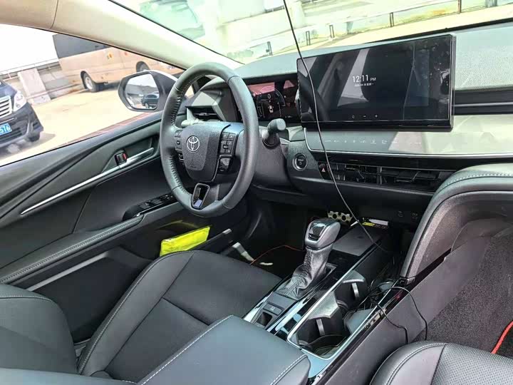 Фото 5 - Toyota Camry