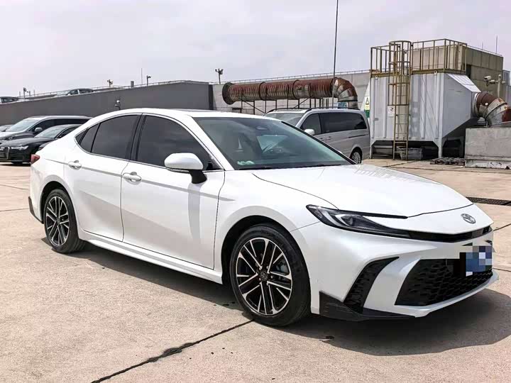 Фото 7 - Toyota Camry