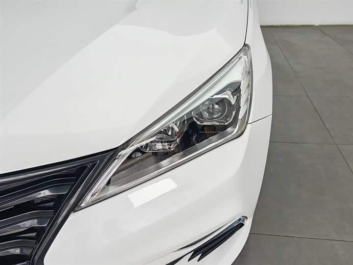 Фото 7 - Changan Eado DT