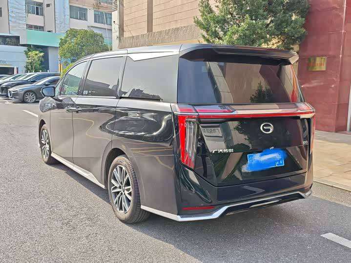 Photo 2 - GAC Trumpchi M8