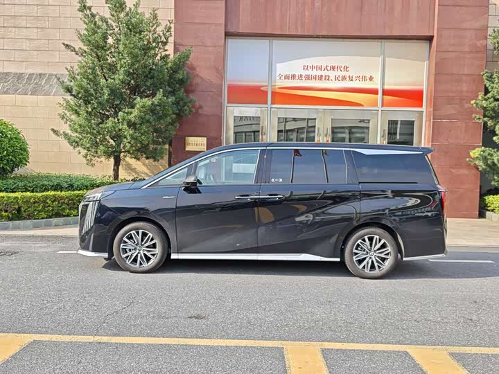 Photo 7 - GAC Trumpchi M8
