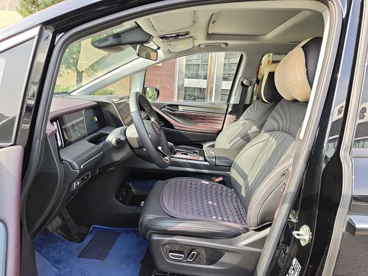 Photo 8 - GAC Trumpchi M8