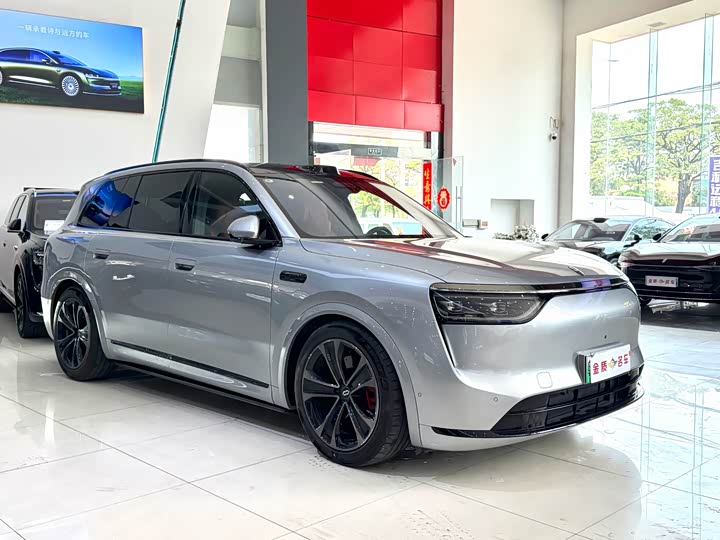 Aito M8 2025 2025款 增程 Ultra版 53.4kWh 5座版 (192线激光雷达）