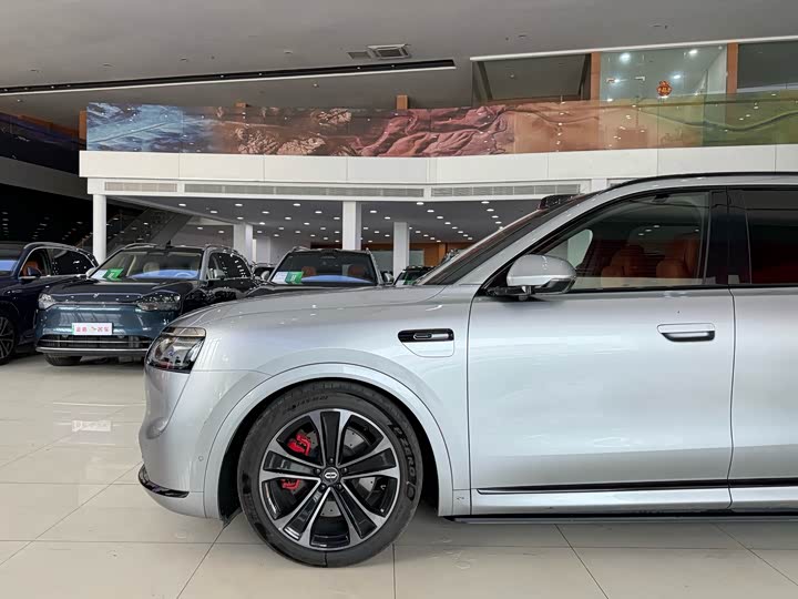 Aito M8 2025 2025款 增程 Ultra版 53.4kWh 5座版 (192线激光雷达）