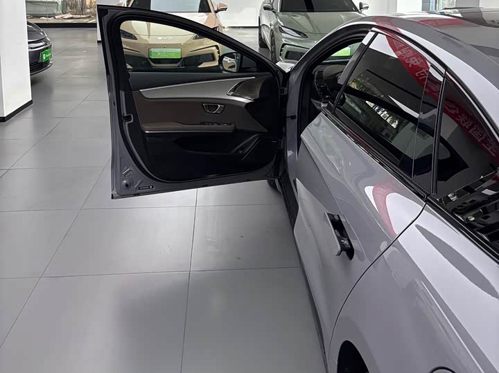 BYD Han 2025 2025款 DM-i 125KM激光雷达智驾型
