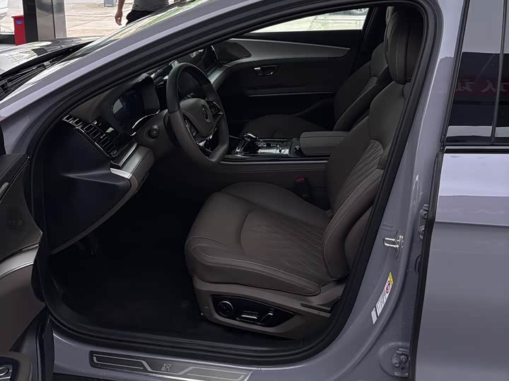BYD Han 2025 2025款 DM-i 125KM激光雷达智驾型
