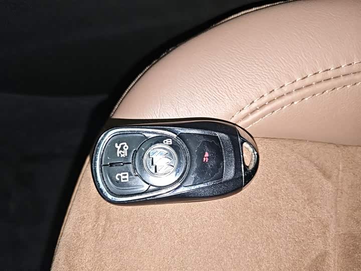 Фото 9 - Buick Regal