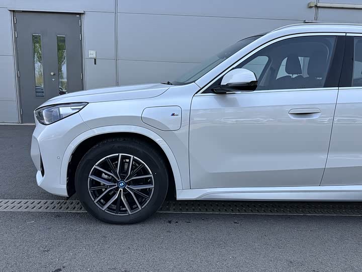 BMW iX1 2025 2025款 eDrive25L M运动套装