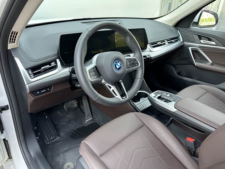 BMW iX1 2025 2025款 eDrive25L M运动套装
