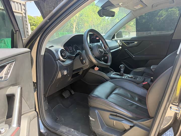 Zdjęcie 4 - Audi Q2L
