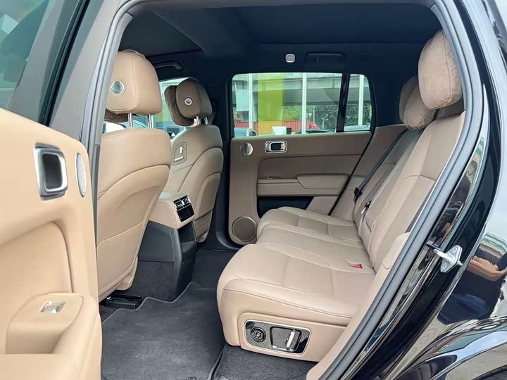 2025 LiXiang L7