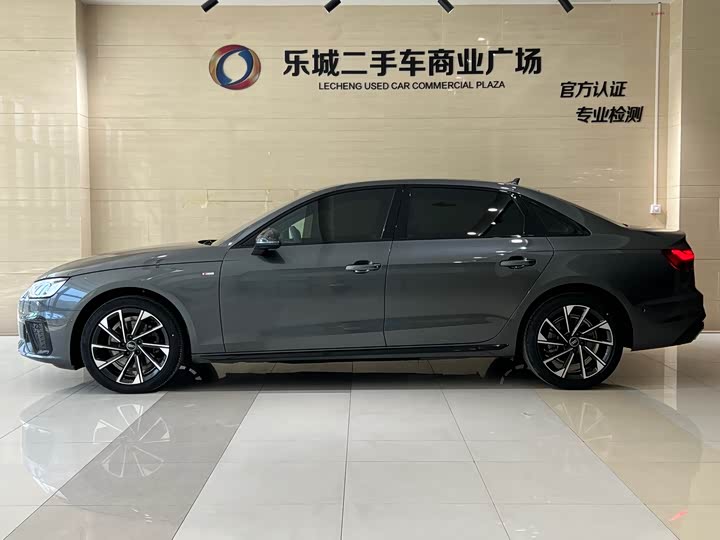 Фото 4 - Audi A4L