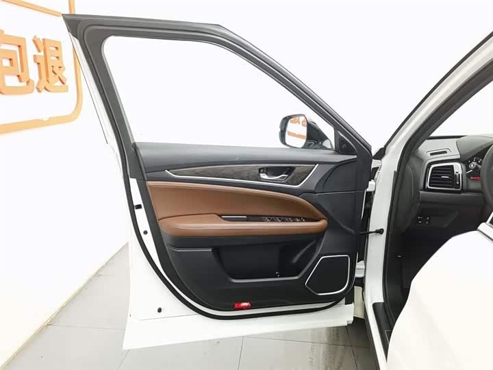 Фото 8 - Honda UR-V