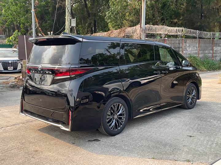 Toyota Vellfire 2025 2025款 皇冠 双擎 2.5L 墨金行政版
