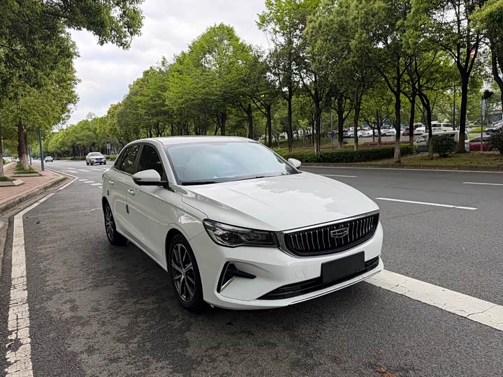 Фото 3 - Geely Emgrand