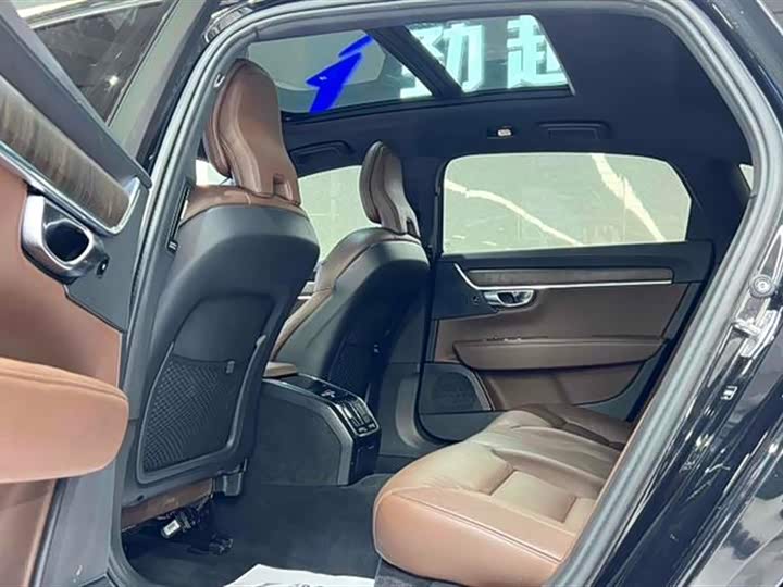 Zdjęcie 2 - Volvo S90