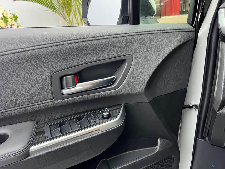 Toyota Sienna 2024 2024款 2.5L混动 臻享尊贵版