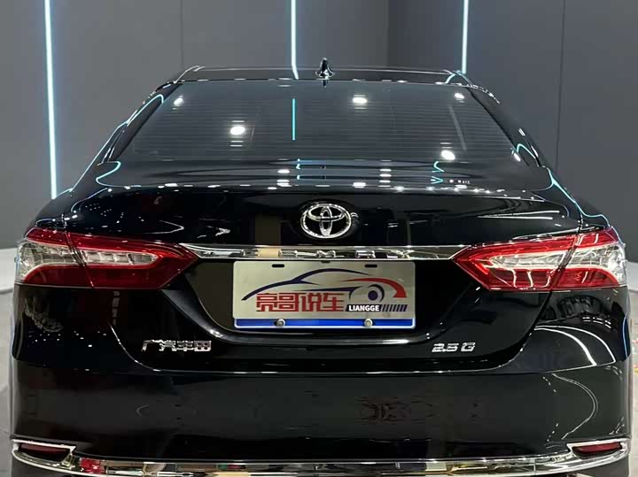 Фото 7 - Toyota Camry