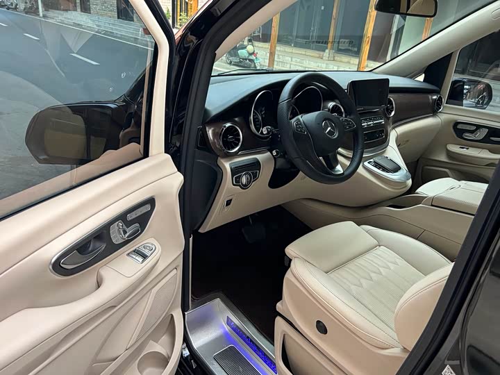 Mercedes-Benz V-Class 2022 2022款 V 260 领航版