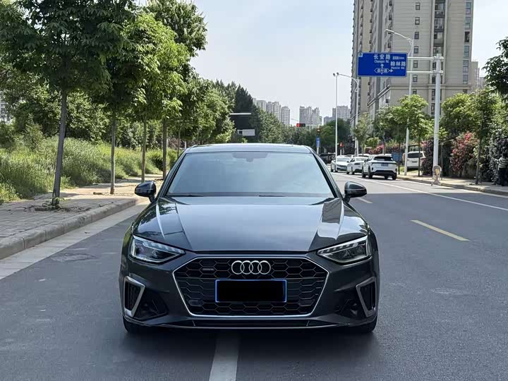 Фото 1 - Audi A4L