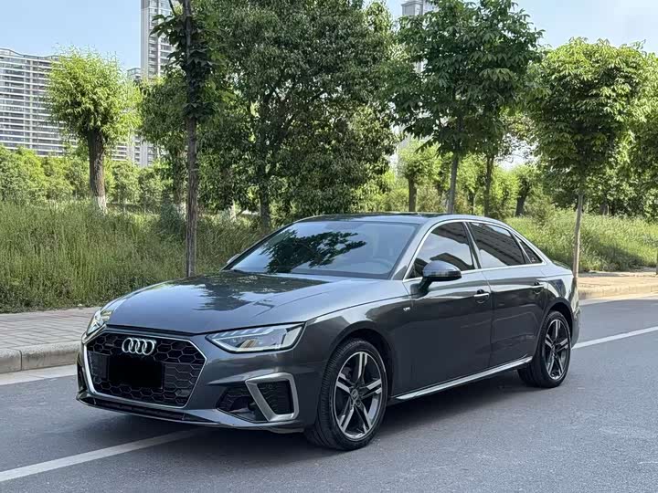 Фото 2 - Audi A4L