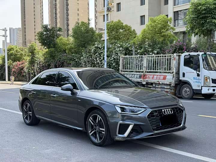Фото 3 - Audi A4L