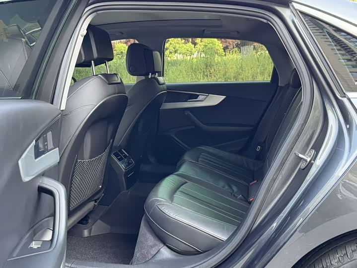 Фото 9 - Audi A4L