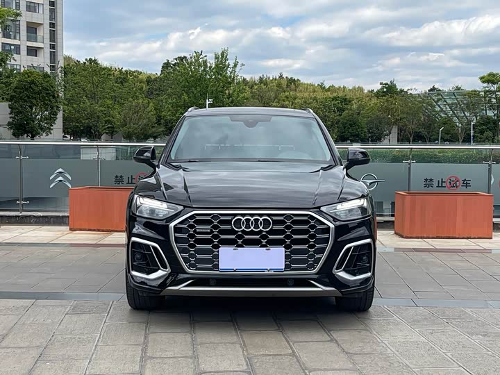 Фото 2 - Audi Q5L